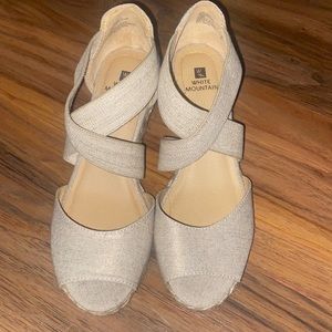 white mountain wedges